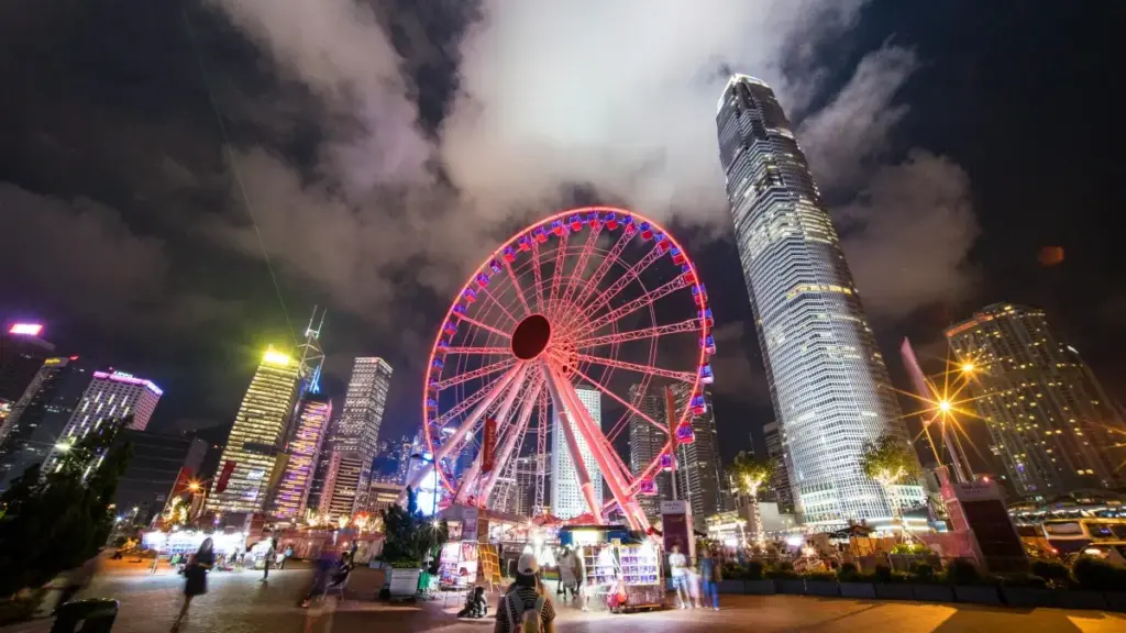 Isiqondiso esisebenzayo sabadali baseNingizimu Afrika sokuxhumana nama-brand aseNdiya ku-Netflix ukuze bathole ukufinyelela kwe-behind‑the‑scenes, izinyathelo ezilula, nabantu okufanele baxhumane nabo.