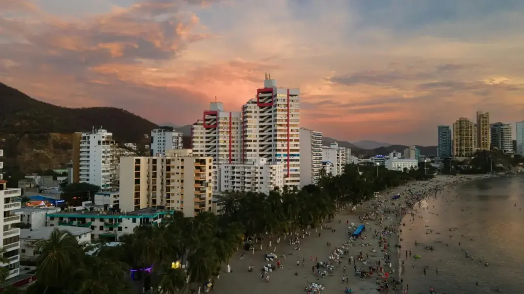 Umhlahlandlela wase-SA wokuthola abadali be-Hulu basePoland abakwazi ukukhuthaza ama-collections wakho wezingubo — izinyathelo ezisebenza, amathuluzi, nezingozi okufanele wazi.