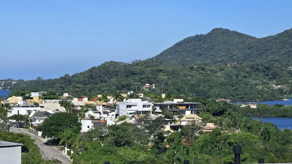 Isiqondiso somkhiqizo sabakhiqizi baseNingizimu Afrika sokuxhuma ama-brand ase-Azerbaijan nge-HBO Max ukuze nikhe izinqwaba ezikhethekile — amasu, ama-partner, nezingozi.