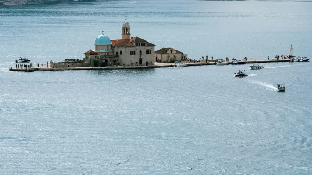 Umhlahlandlela wabaKhangisi baseNingizimu Afrika: amasu, amathuluzi, nezinyathelo zokuthola abadali be-Twitch base-Serbia ukuze uqale uchungechunge lwezifundo eziholwa ngabadali.