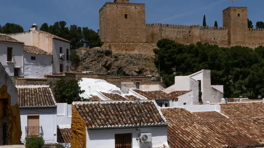 Isu elisebenzayo le-South Africa lokuthola nokuxhuma nama-United Kingdom Netflix creators ukuze u-launch limited edition drops—amathiphu, ama-tools, nezinyathelo ezisebenzayo.