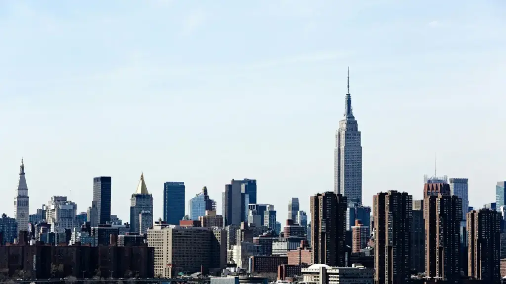 Isiqondisi esisebenzayo sabadali baseNingizimu Afrika: kanjani ukuthola amabrand asePanama ku-Discord, ukwabelana ngemicimbi nge-sponsor tags, nokwakha ubudlelwano obuhle.