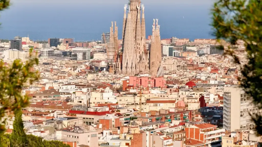 Amaqhinga asebenzayo okuxhumana namabhrendi ase-Oman ku-Facebook ukuze uphushe izingoma zakho kuma-challenge, uthole ama-brief, nezivumelwano ezisebenzayo.