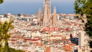 Amaqhinga asebenzayo okuxhumana namabhrendi ase-Oman ku-Facebook ukuze uphushe izingoma zakho kuma-challenge, uthole ama-brief, nezivumelwano ezisebenzayo.